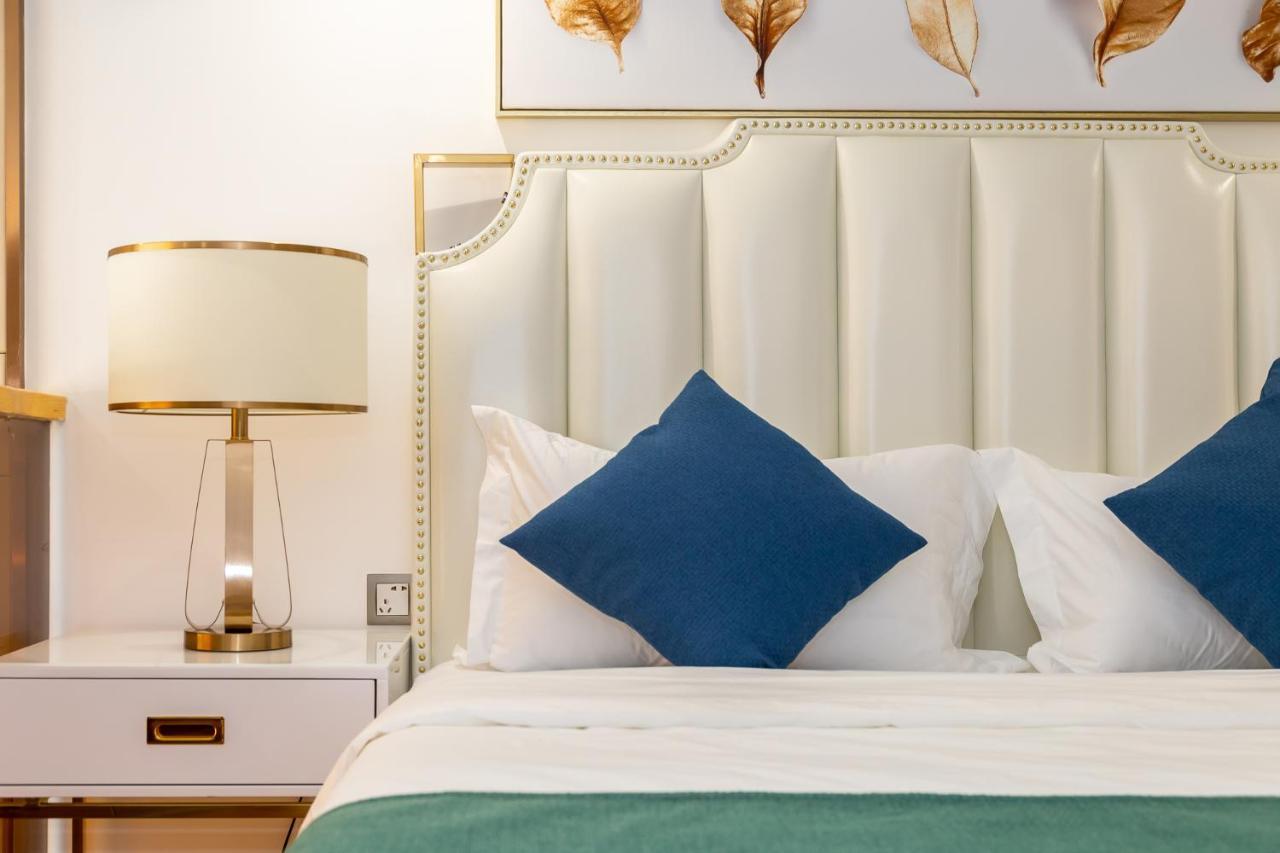 Livetour Hotel Zhujiang New Town Canton Extérieur photo